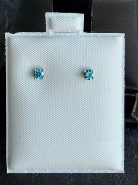 Blue Zircon 14kt. white gold Stud Earrings - Timeless Solitaire Design